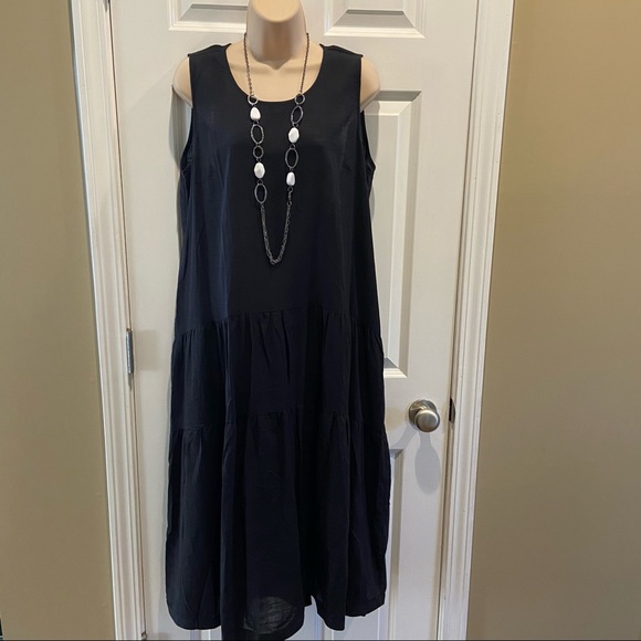 UMGEE Sleeveless Tier Maxi Dress with Keyhole Back - Picture 6 of 13